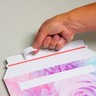 Lot de 10 enveloppes carton b-box 4 imprimée rose format 250x353 mm