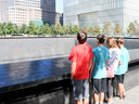 SMARTBOX - Coffret Cadeau - Visite guidée semi-privée pour 2 à New York : Ground Zero et 9/11 Memorial -