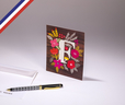Carte simple Bouton d'or créée et imprimée en France - La lettre F