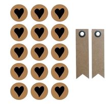 60 stickers ronds ø 2,6 cm avec coeur noir + 20 étiquettes kraft fanion