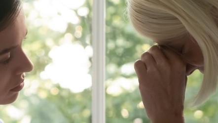 Aidants : accompagner le deuil d’un parent âgé