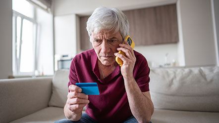 Seniors : reconnaître et éviter les arnaques à l'IA